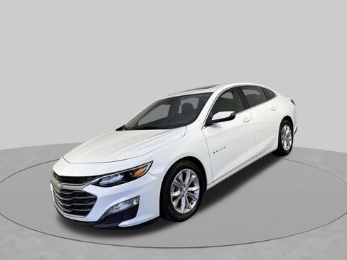 Used 2024 Chevrolet Malibu LT FWD image 2