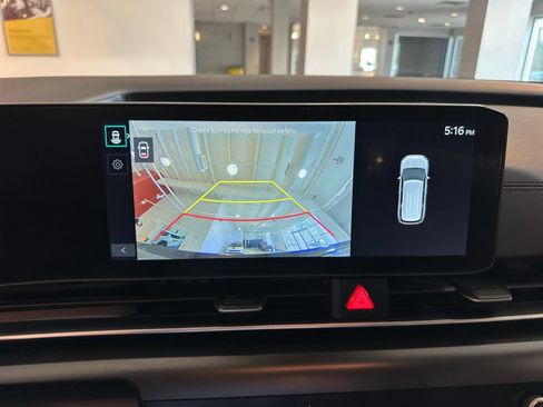 Used 2026 Kia Carnival FWD image 25