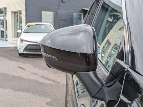 Used 2023 Nissan Rogue SL w/ SL Premium Package image 11