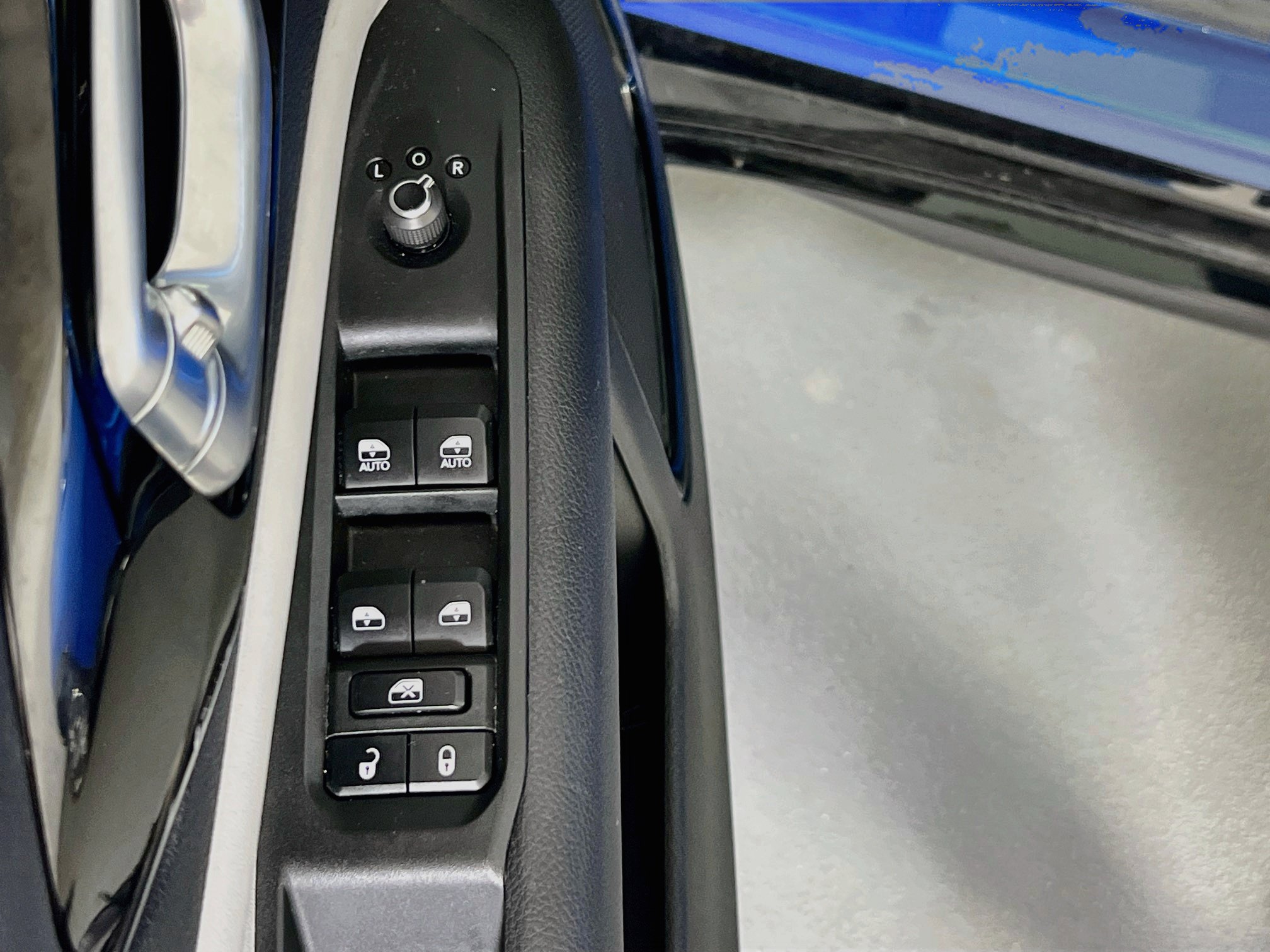 Used 2023 Jeep Compass Limited w/ Elite Group AWD/4WD image 18