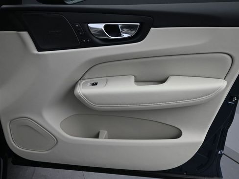 New 2026 Volvo XC60 B5 Ultra w/ Protection Package Premier image 14