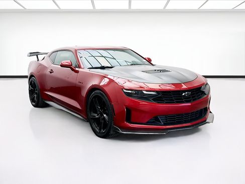 Used 2020 Chevrolet Camaro LT RWD image 3