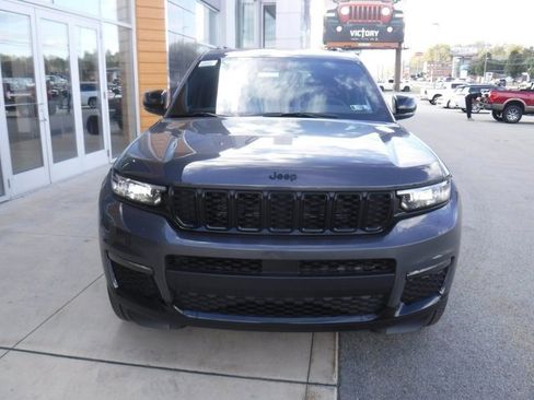 New 2025 Jeep Grand Cherokee L Limited w/ Black Appearance Package image 5