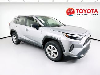 Used 2024 Toyota RAV4 LE video 1