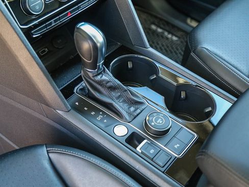 Used 2018 Volkswagen Atlas SEL w/ R-Line Package image 27