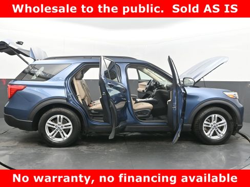 Used 2020 Ford Explorer XLT w/ Equipment Group 202A image 41