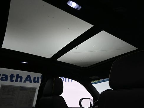 Used 2021 Chevrolet Tahoe Premier w/ Premium Package image 11