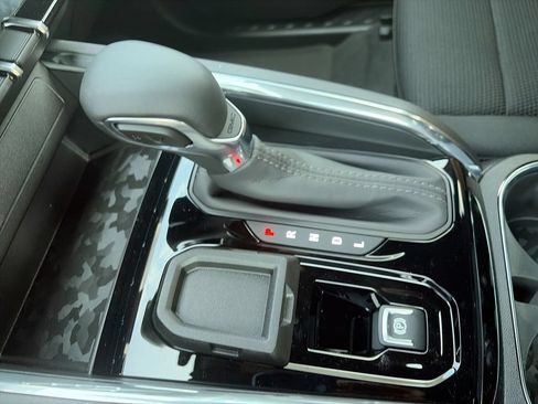 New 2026 GMC Canyon Elevation w/ Convenience Package RWD image 22