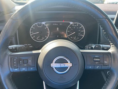 Used 2023 Nissan Rogue S AWD/4WD image 19
