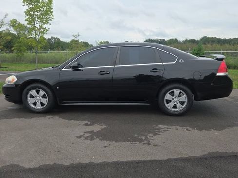 Used 2009 Chevrolet Impala LT FWD image 12