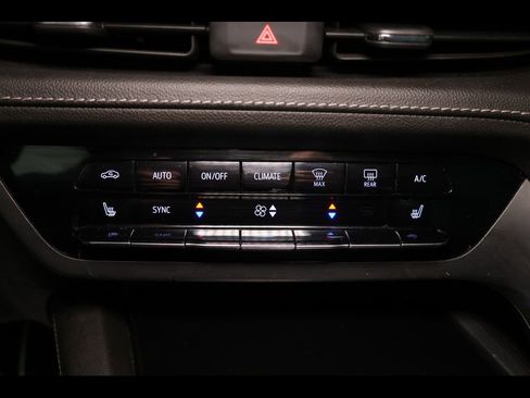 Used 2022 Buick Envision Preferred AWD/4WD image 24