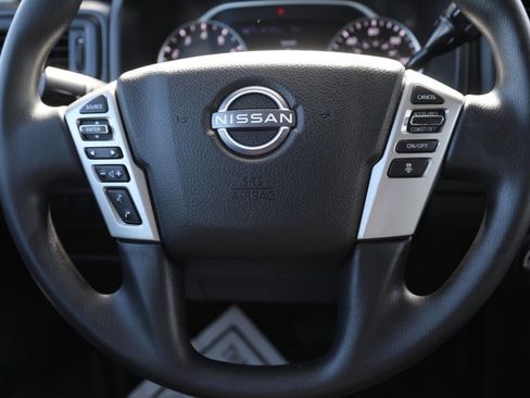 Used 2024 Nissan Titan SV image 18