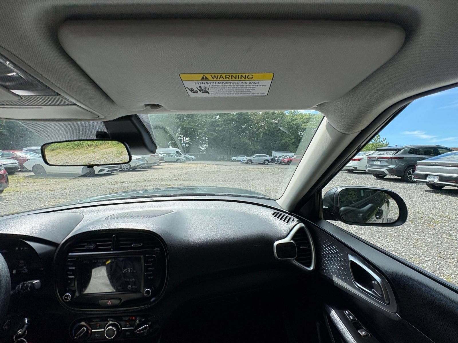 Used 2025 Kia Soul LX w/ LX Technology Package FWD image 30