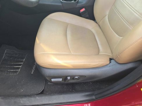 Used 2021 Toyota RAV4 Limited w/ Limited Grade Weather Package FWD image 4