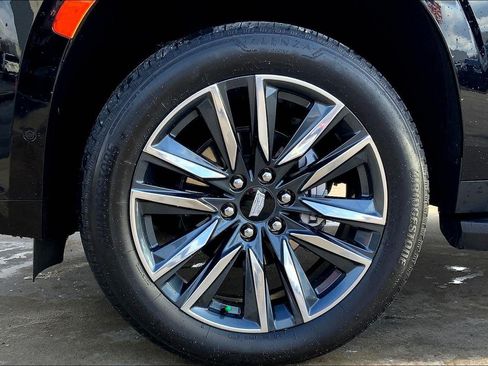 Used 2021 Cadillac Escalade ESV Sport Platinum w/ Heavy-Duty Trailer Package AWD/4WD image 9