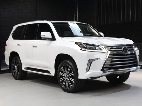 Used 2021 Lexus LX 570 4WD w/ Luxury Package image 9
