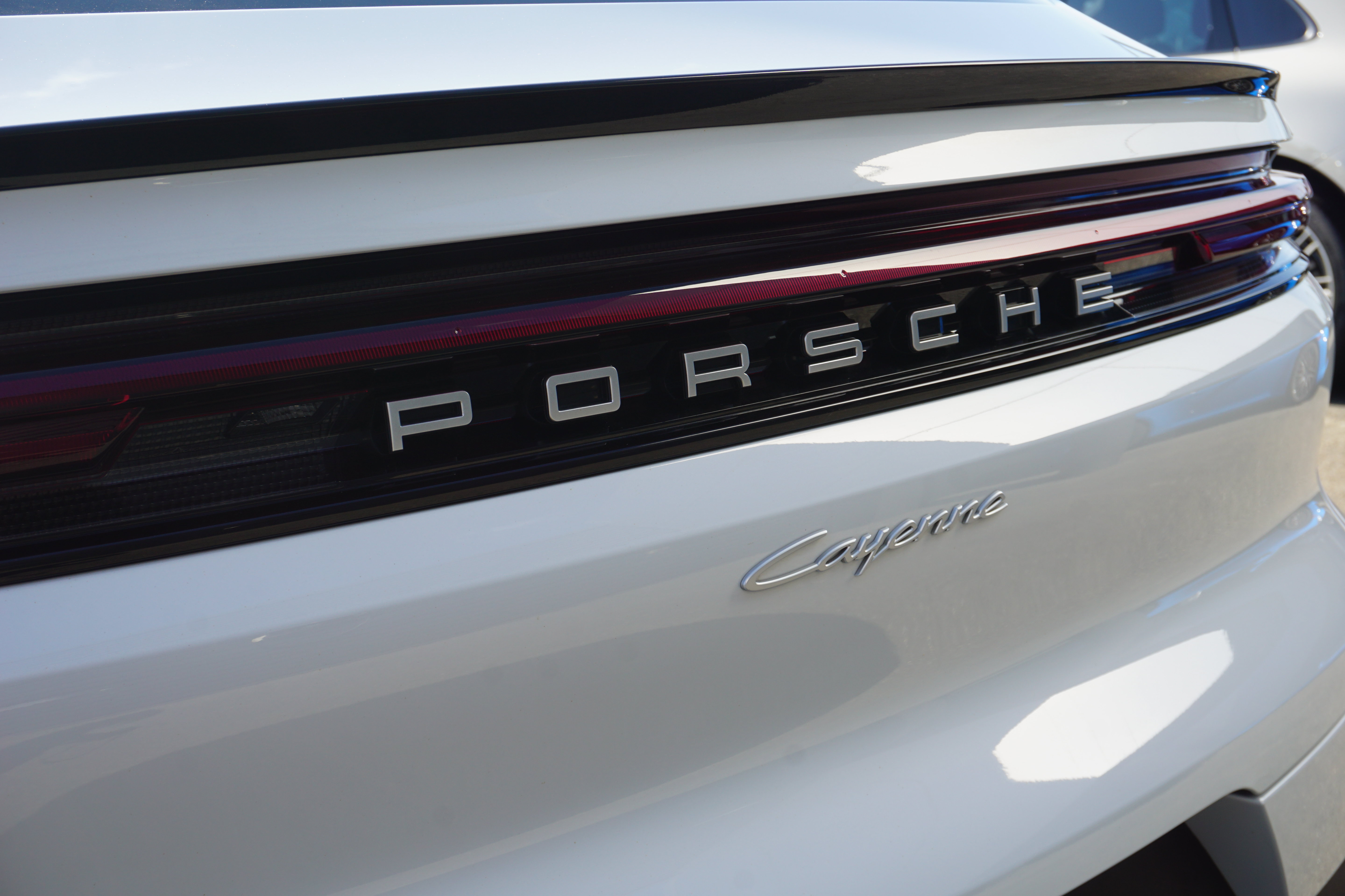 Certified 2025 Porsche Cayenne Coupe AWD/4WD image 23