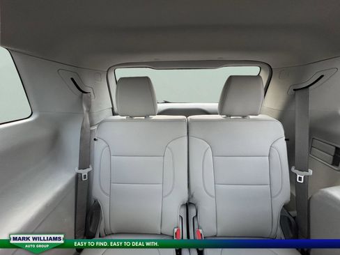 Used 2021 GMC Acadia SLT w/ LPO, Floor Liner Package image 27