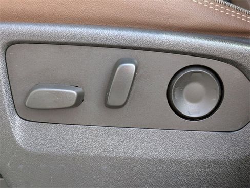 Used 2021 Chevrolet Tahoe High Country image 28