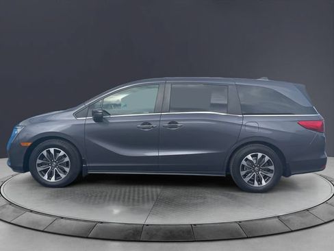 Used 2024 Honda Odyssey EX-L image 2