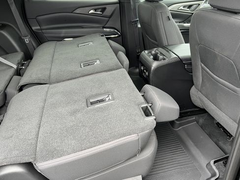 Used 2025 Chevrolet Traverse LT w/ Midnight/Sport Edition image 24