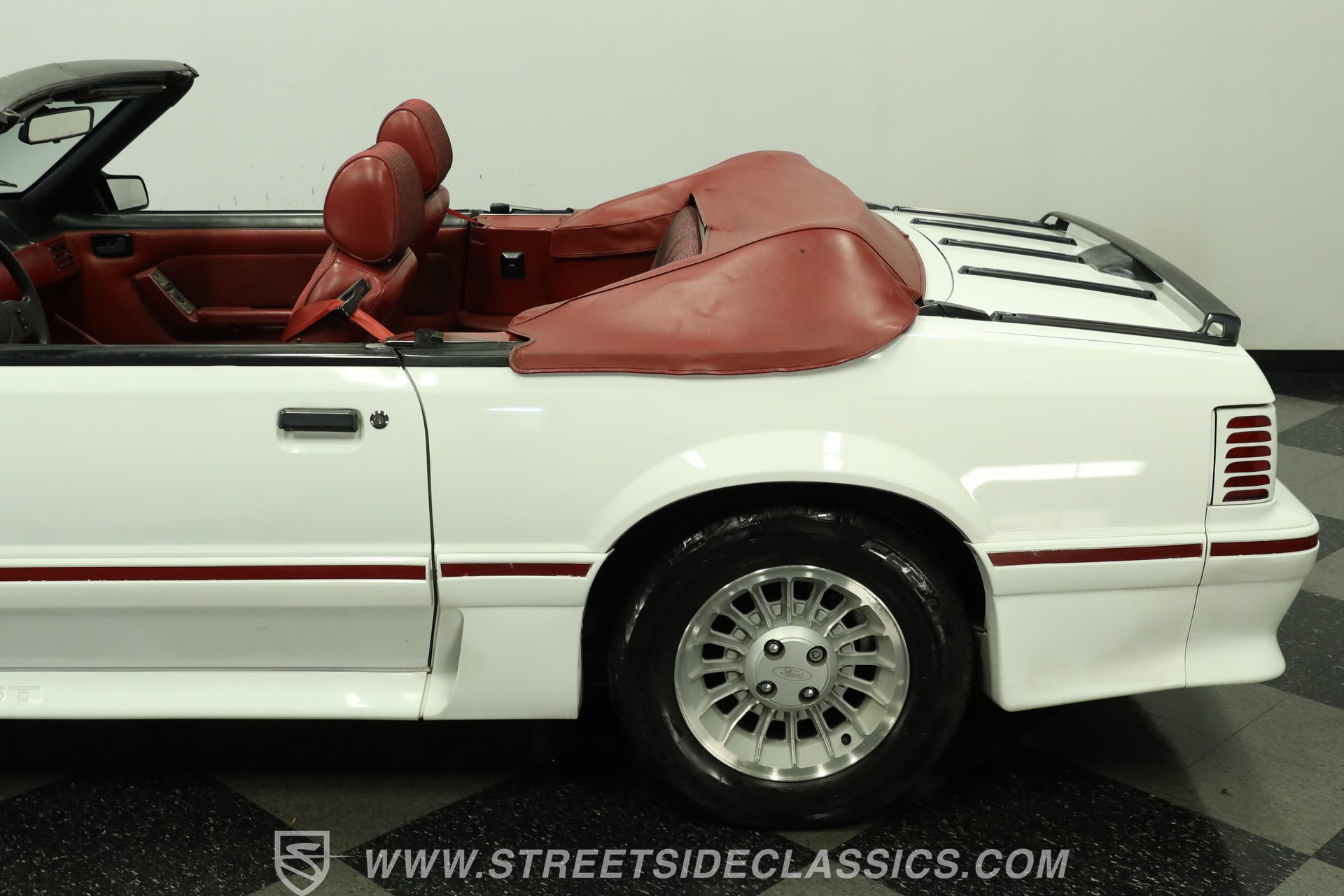 Used 1987 Ford Mustang GT RWD image 24