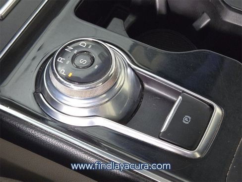 Used 2019 Ford Edge Titanium w/ Cold Weather Package image 22