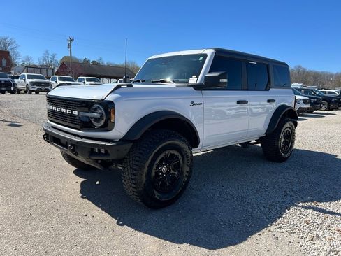 Used 2024 Ford Bronco Wildtrak image 4