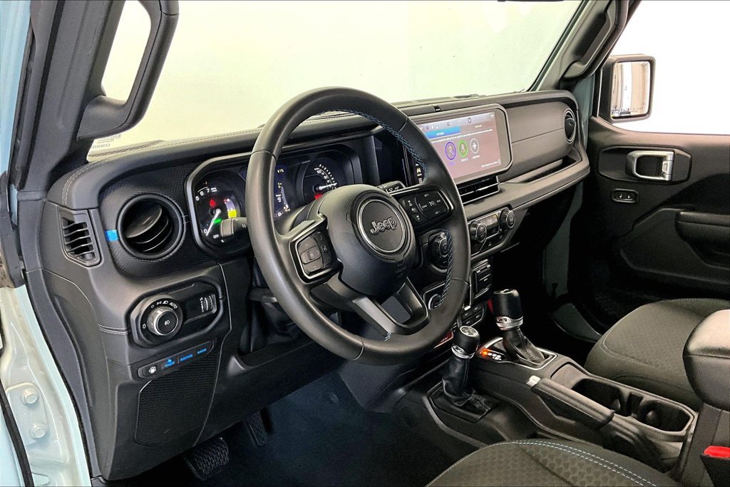 Used 2024 Jeep Wrangler Unlimited Rubicon 4xe AWD/4WD image 13