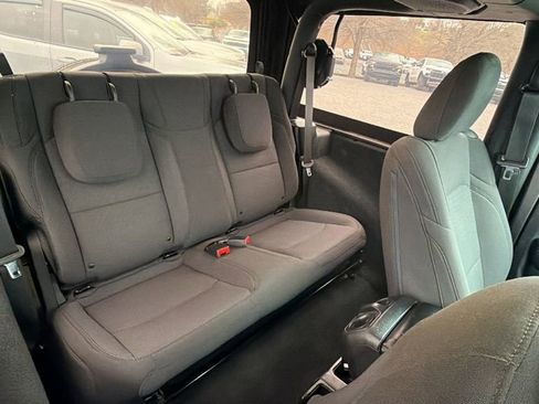 Used 2023 Jeep Wrangler Sport S image 18