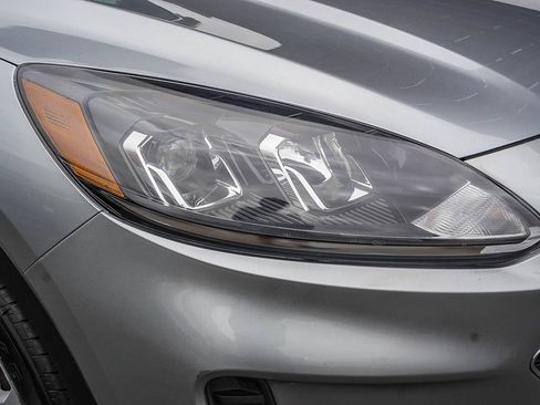 Used 2022 Ford Escape SE FWD image 11