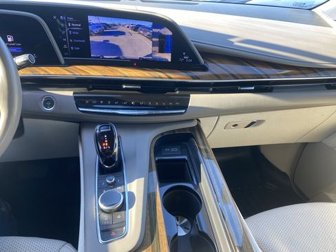 Used 2022 Cadillac Escalade ESV Sport Platinum image 10