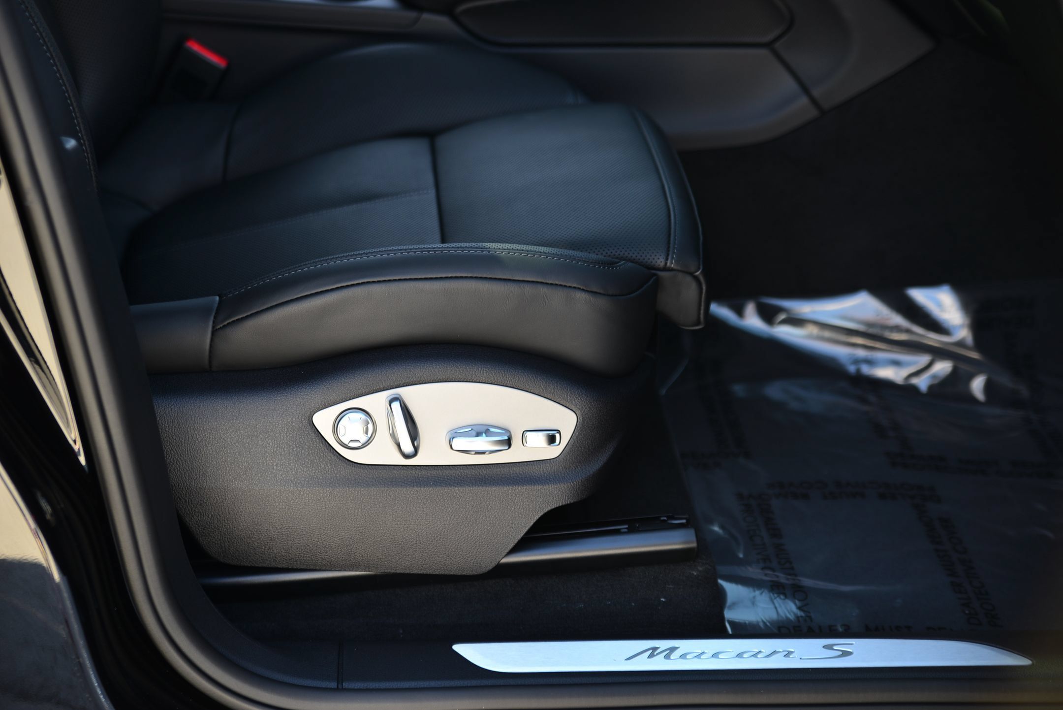 Certified 2026 Porsche Macan S AWD/4WD image 22
