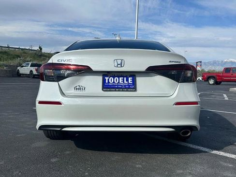 Used 2025 Honda Civic Sport image 5