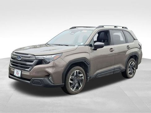 Used 2025 Subaru Forester Premium image 3