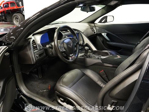 Used 2015 Chevrolet Corvette Stingray Coupe RWD image 4