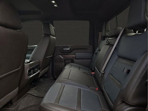 Used 2022 GMC Sierra 2500 Denali w/ Denali Ultimate Package image 8