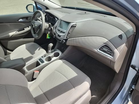 Used 2018 Chevrolet Cruze LS FWD image 41