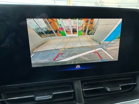 Used 2024 Chevrolet Trax LT w/ LT Convenience Package image 28