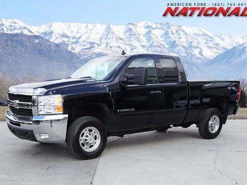 Used 2009 Chevrolet Silverado 2500 W/T AWD/4WD image 1