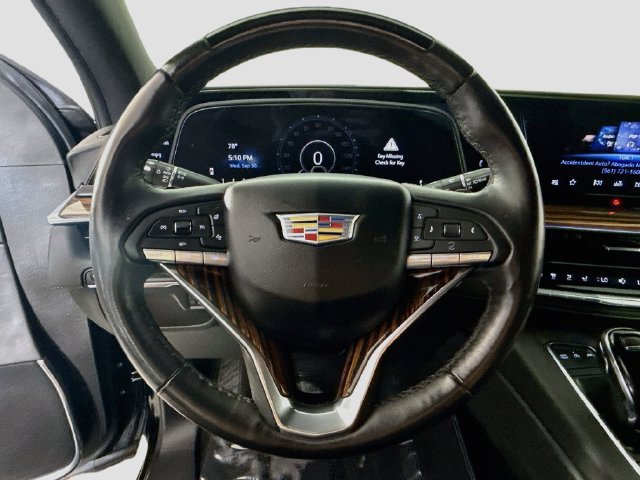 Used 2023 Cadillac Escalade Premium Luxury RWD image 12