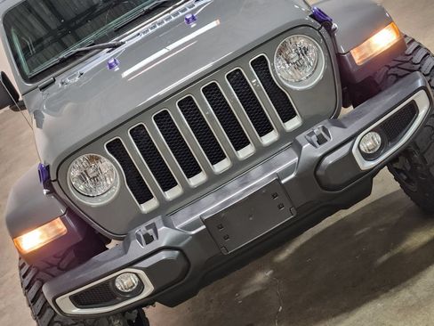 Used 2021 Jeep Wrangler Unlimited Sahara AWD/4WD image 19