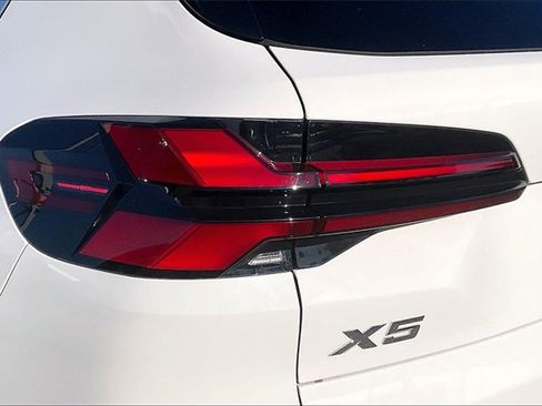 Used 2025 BMW X5 xDrive40i image 28