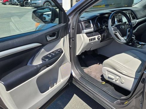 Used 2015 Toyota Highlander XLE AWD/4WD image 20