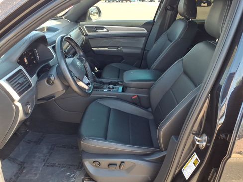 Certified 2023 Volkswagen Atlas Cross Sport SE w/ Panoramic Sunroof Package image 18