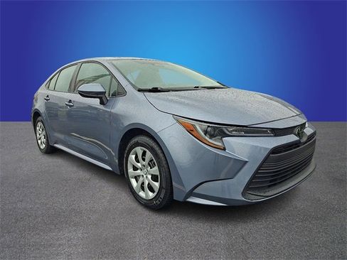 Used 2024 Toyota Corolla LE image 3