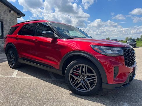 Used 2025 Ford Explorer ST w/ Sun And Sound Package AWD/4WD image 3