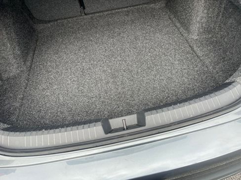 Used 2025 Volkswagen Jetta SE image 30