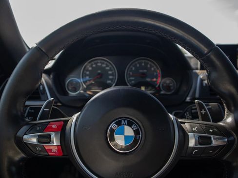 Used 2018 BMW M4 Convertible w/ Competition Package RWD image 30