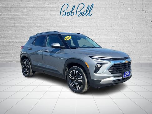 Used 2024 Chevrolet TrailBlazer LT w/ Convenience Package AWD/4WD image 1